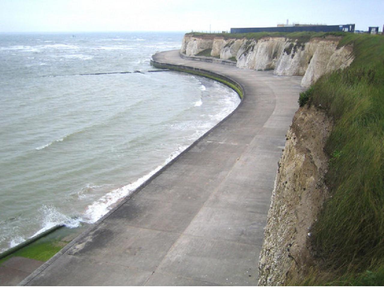 Bella, Two Bedroom Apartment Close To The Beach Margate Exterior foto